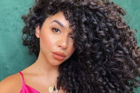 How To Scrunch Your Hair For Defined Curls - Carol's Daughter